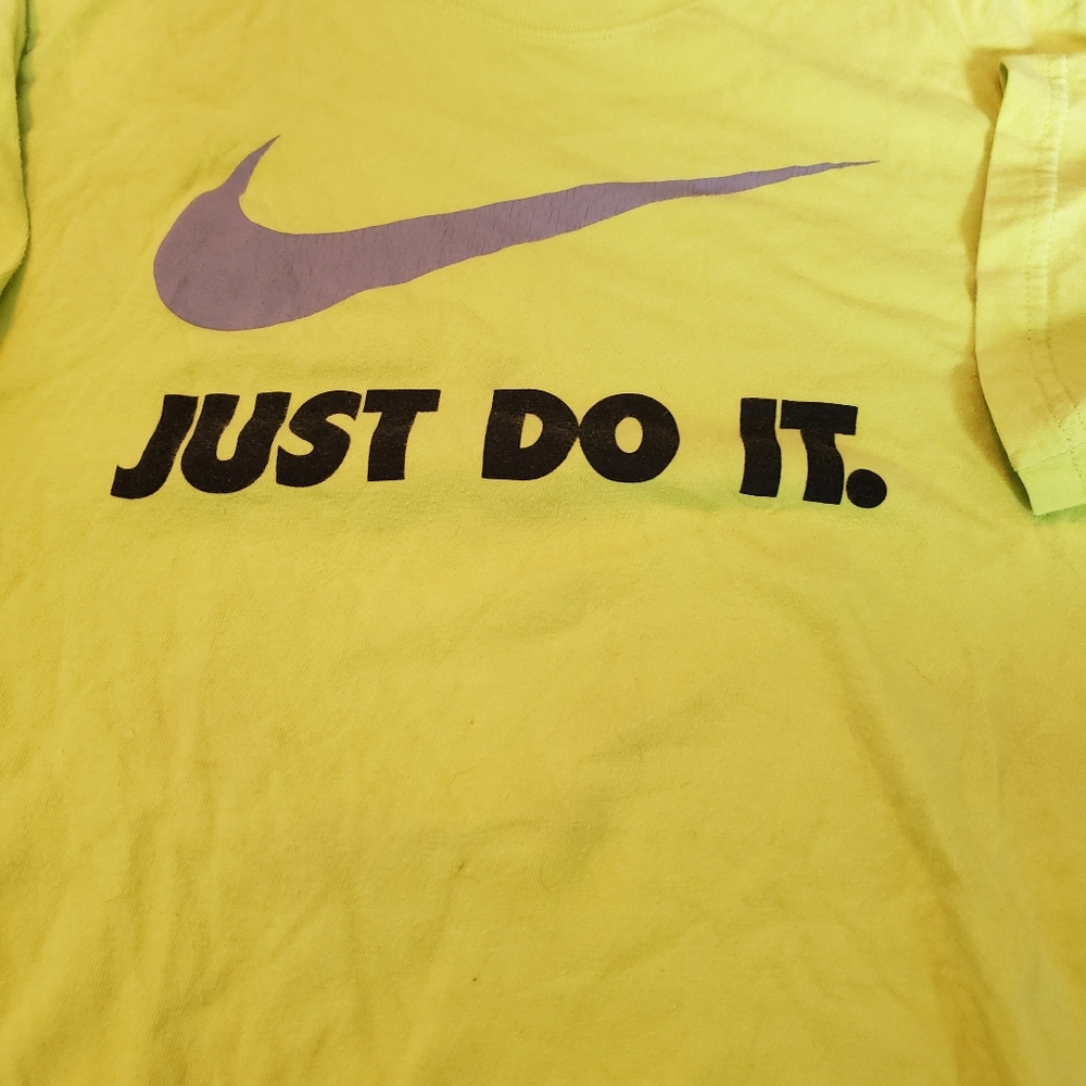 Nike tshirt